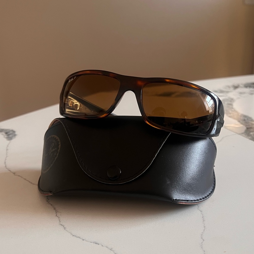 RAY BAN RB 4057 642/57 3P
BROWN TORTOISE POLARIZED.